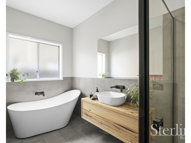 13 Ellis Close, Sanctuary Lakes VIC 3030