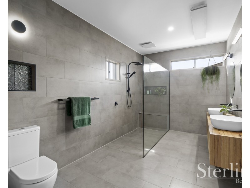 13 Ellis Close, Sanctuary Lakes VIC 3030