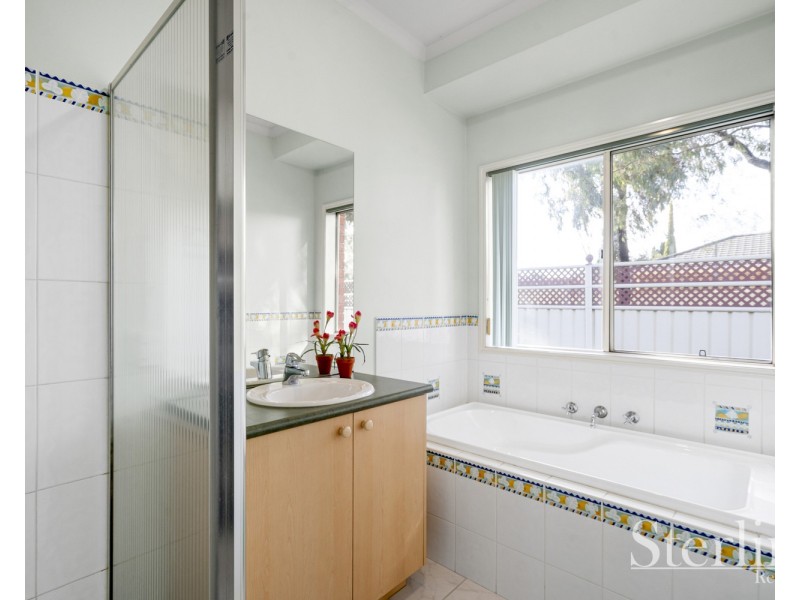 4 Neptune Dr, Point Cook VIC 3030