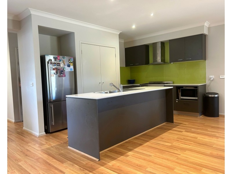 5 Palace Rd, Point Cook VIC 3030