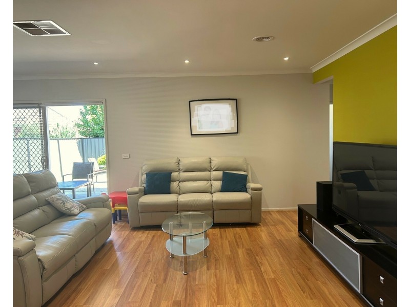 5 Palace Rd, Point Cook VIC 3030