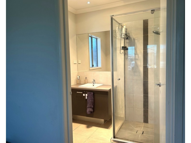 5 Palace Rd, Point Cook VIC 3030