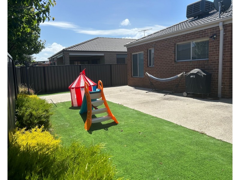 5 Palace Rd, Point Cook VIC 3030