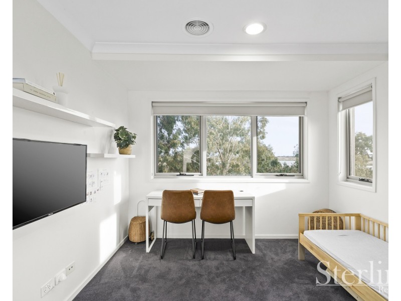 14 Royal Cct, Point Cook VIC 3030