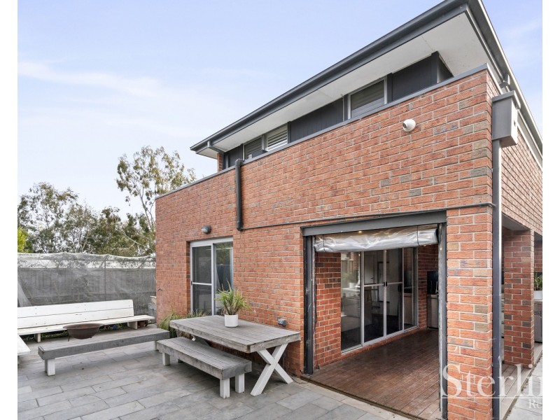 14 Royal Cct, Point Cook VIC 3030