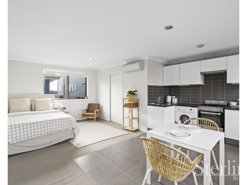 14 Royal Cct, Point Cook VIC 3030