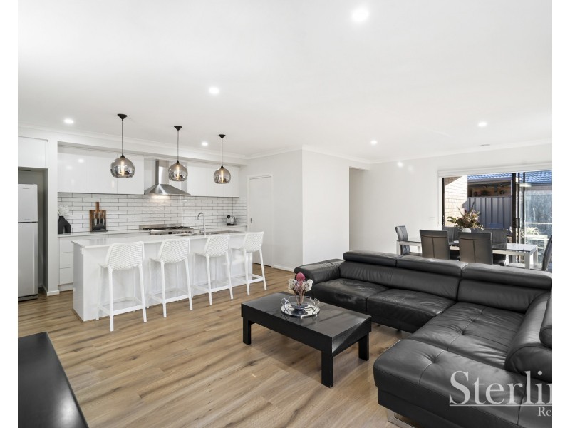 22 Goodison Grove, Mount Cottrell VIC 3024