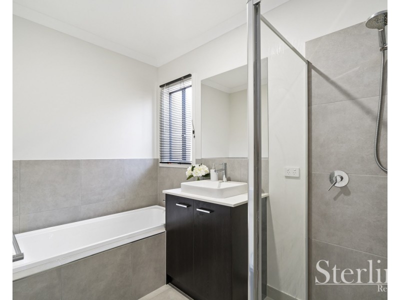 22 Goodison Grove, Mount Cottrell VIC 3024