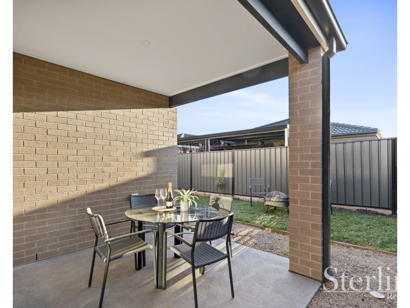 22 Goodison Grove, Mount Cottrell VIC 3024
