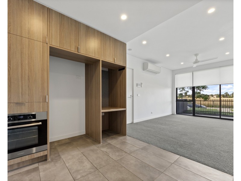 Unit 1/2 Clark St, Williams Landing VIC 3027