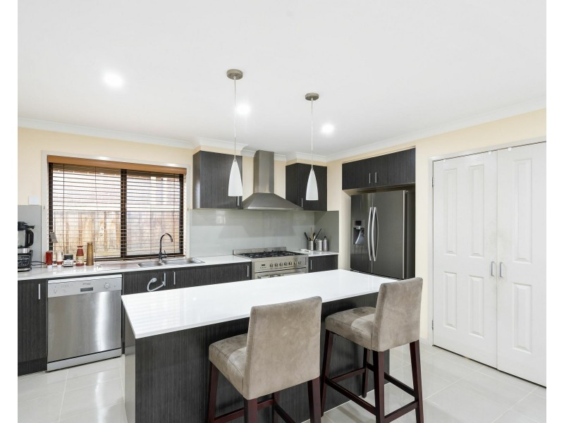 28 Ashcroft Ave, Williams Landing VIC 3027