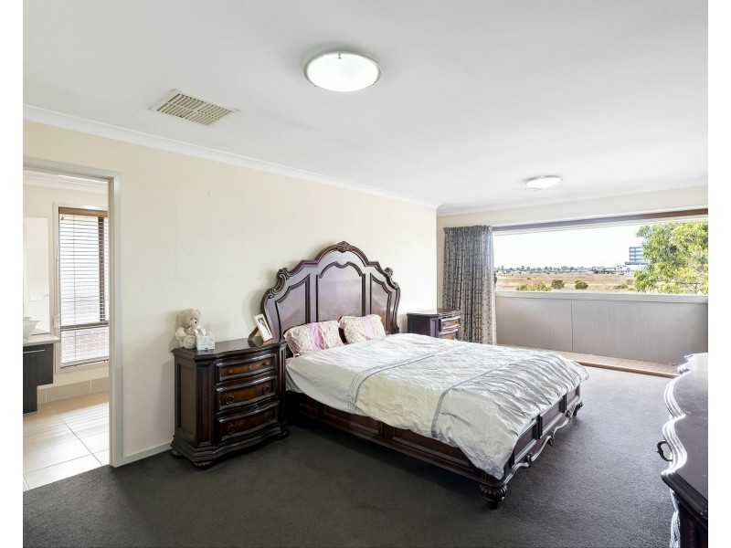 28 Ashcroft Ave, Williams Landing VIC 3027