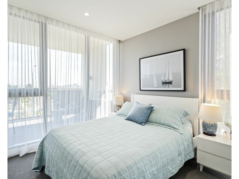 237/33 Quay Boulevard, Werribee South VIC 3030