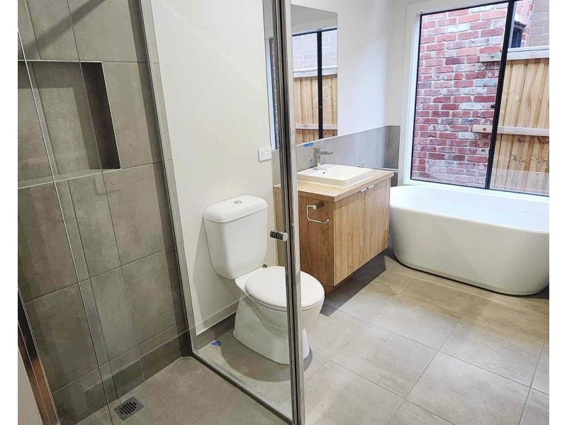 11 Pawling St, Rockbank VIC 3335