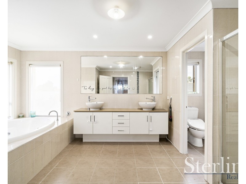 12 Airlie Ave, Point Cook VIC 3030