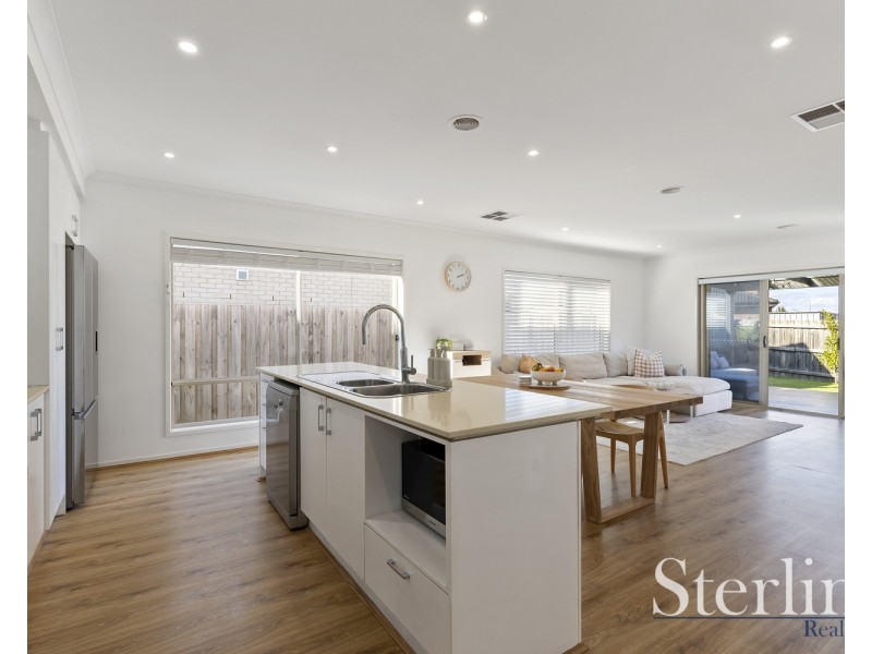 25 Whisper Boulevard, Point Cook VIC 3030