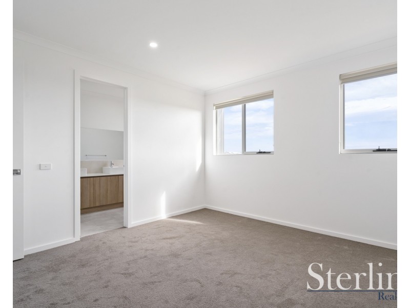 16 Nolita Walk, Point Cook VIC 3030