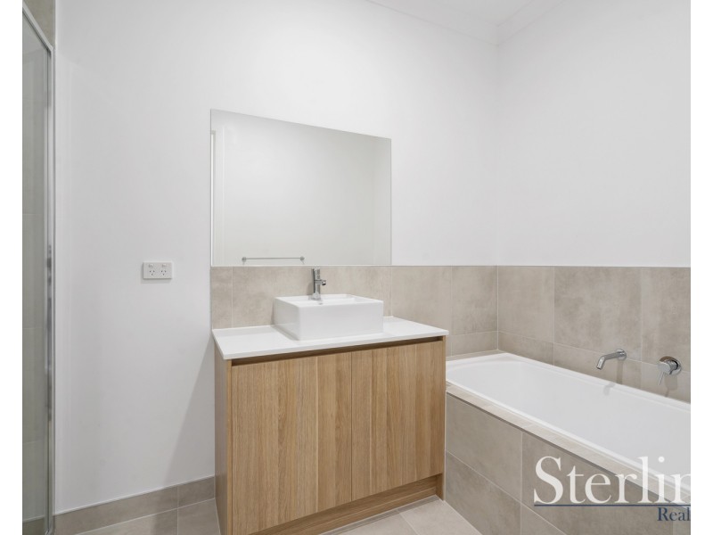 16 Nolita Walk, Point Cook VIC 3030