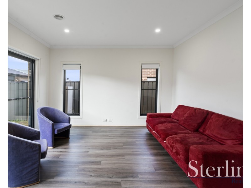 6 Stacey Parade, Mount Cottrell VIC 3024