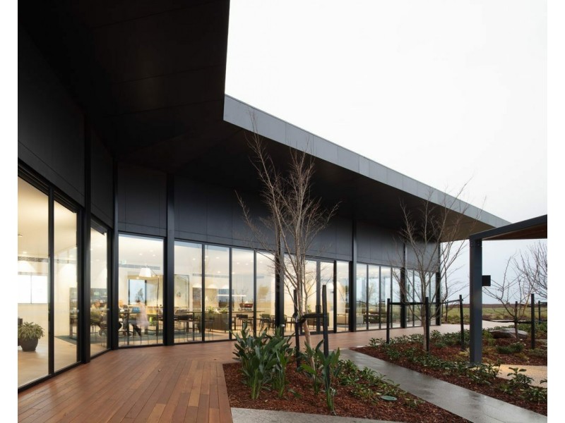 11 Lucknow Street, Mambourin VIC 3024