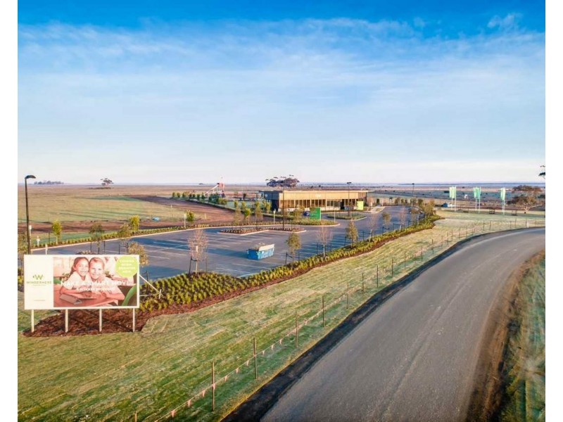 11 Lucknow Street, Mambourin VIC 3024