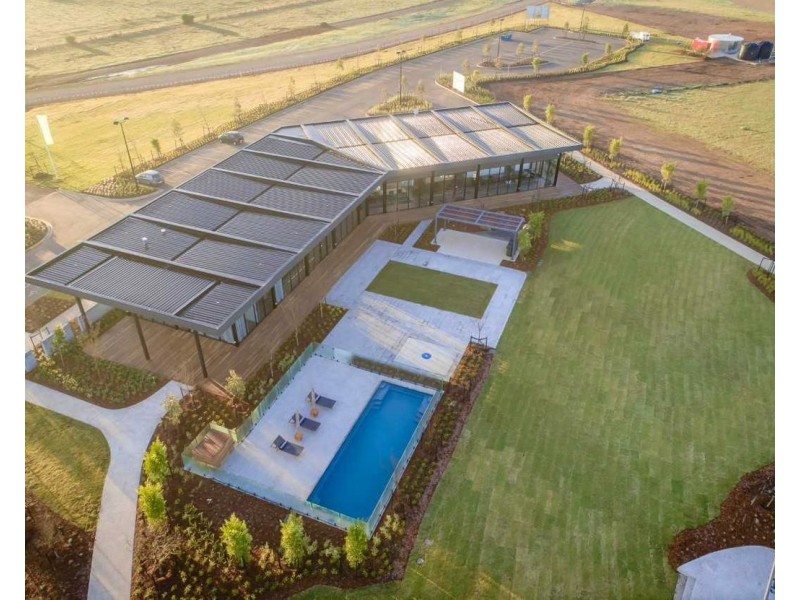 11 Lucknow Street, Mambourin VIC 3024