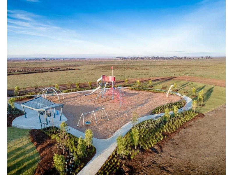 11 Lucknow Street, Mambourin VIC 3024