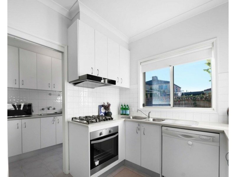 Unit 2/14 Mickleton Gr, Point Cook VIC 3030