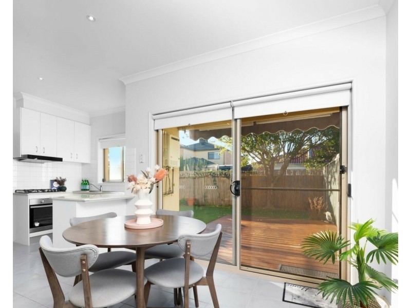 Unit 2/14 Mickleton Gr, Point Cook VIC 3030