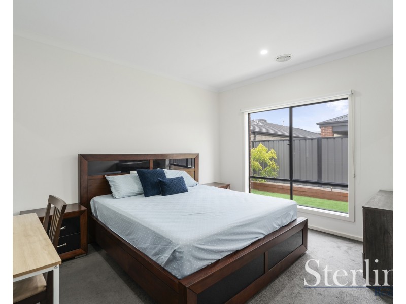 24 Goodison Grove, Mount Cottrell VIC 3024