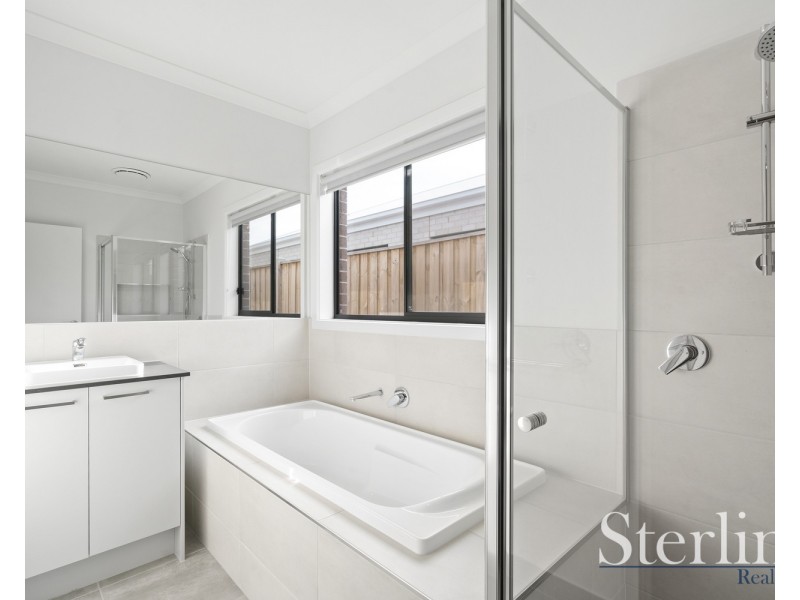 34 Leafy St, Lara VIC 3212