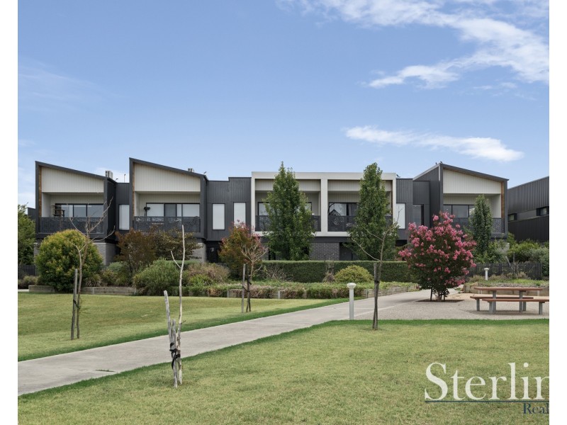 2 Helmsman Walk, Point Cook VIC 3030