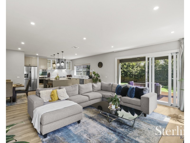 8 Brinkerhoff Crescent, Point Cook VIC 3030