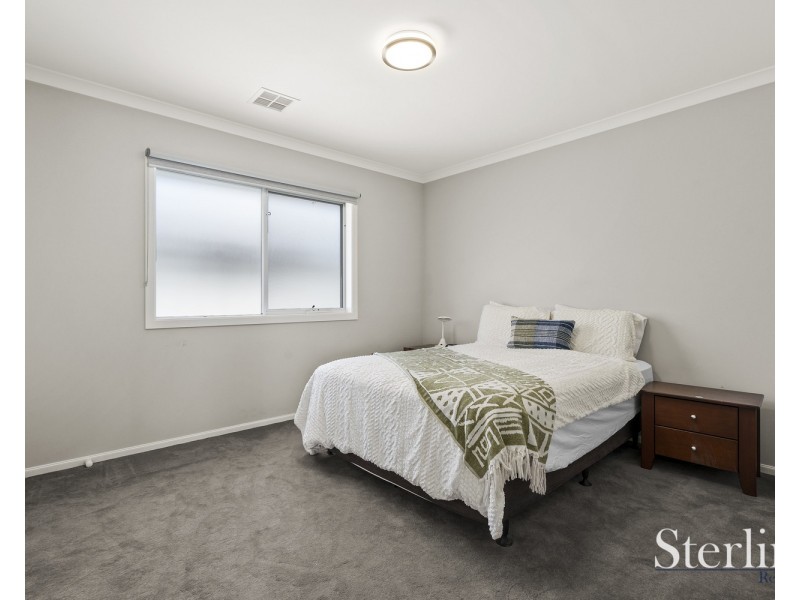 8 Brinkerhoff Crescent, Point Cook VIC 3030