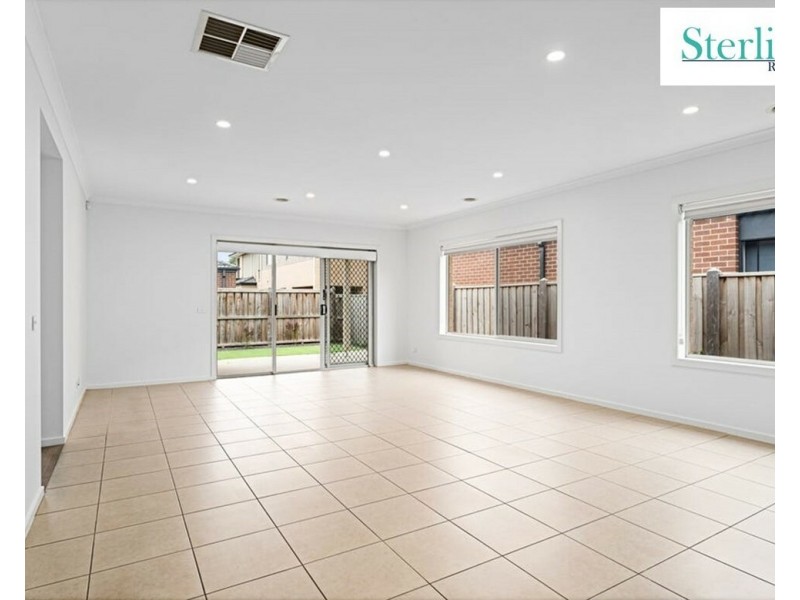 15 Aylesbury Ave, Truganina VIC 3029