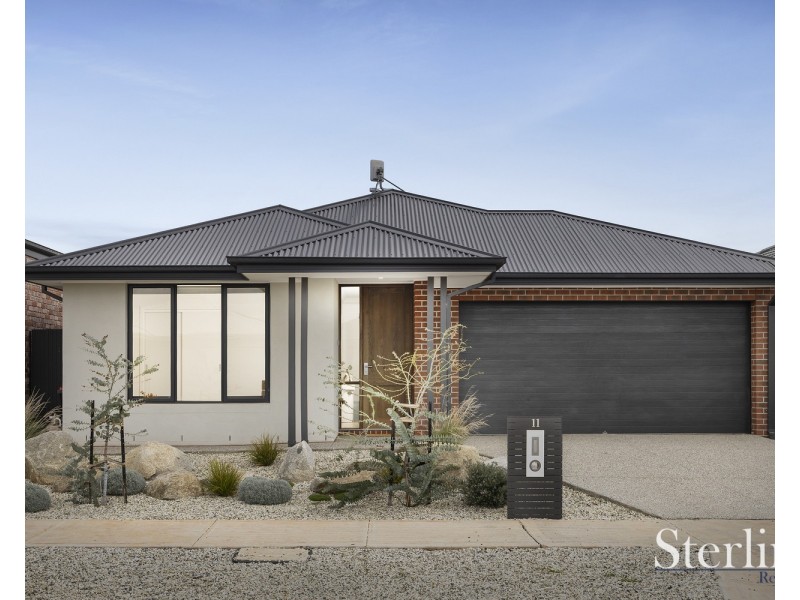 11 Pawling St, Rockbank VIC 3335