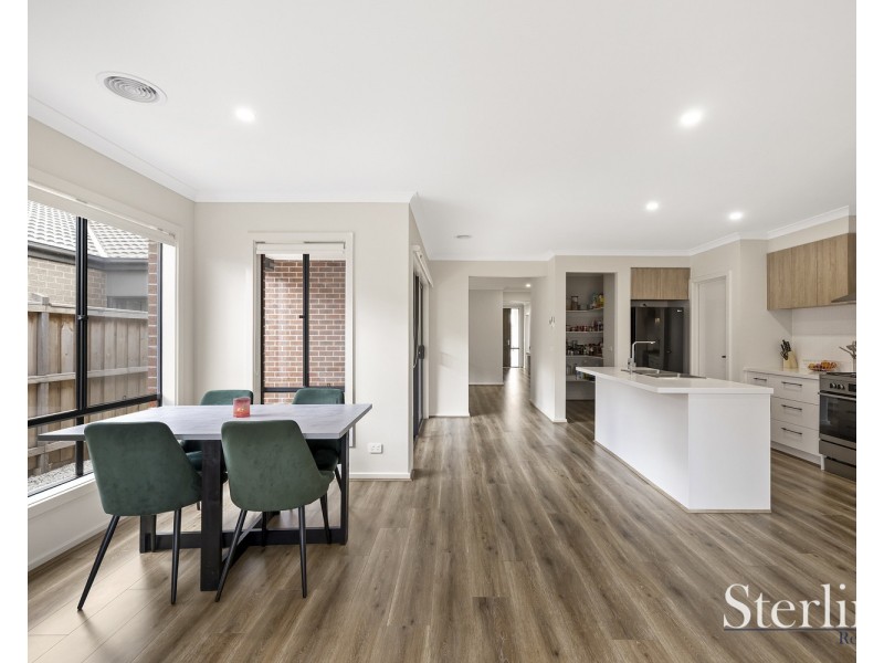 11 Pawling St, Rockbank VIC 3335