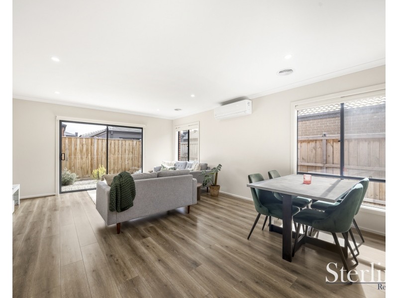11 Pawling St, Rockbank VIC 3335