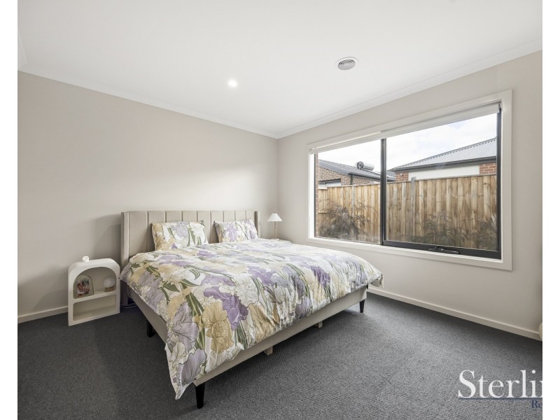 11 Pawling St, Rockbank VIC 3335