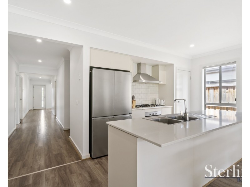5 Shallow Street, Mambourin VIC 3024