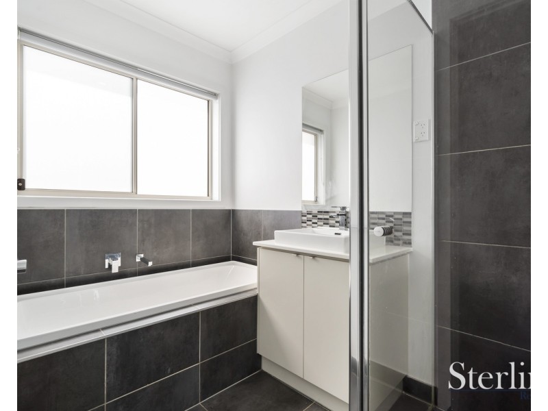 5 Shallow Street, Mambourin VIC 3024
