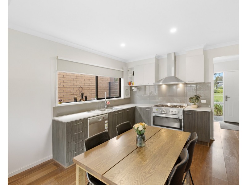 44 Middleton Dr, Point Cook VIC 3030