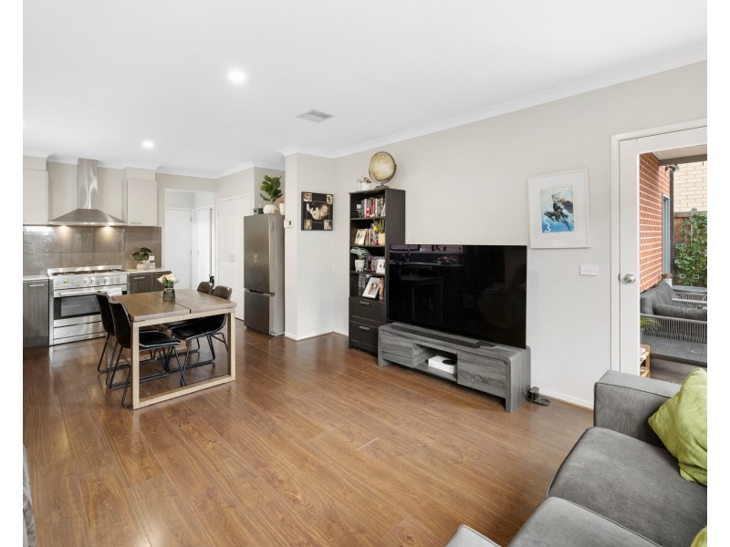 44 Middleton Dr, Point Cook VIC 3030