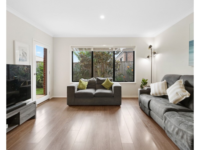 44 Middleton Dr, Point Cook VIC 3030