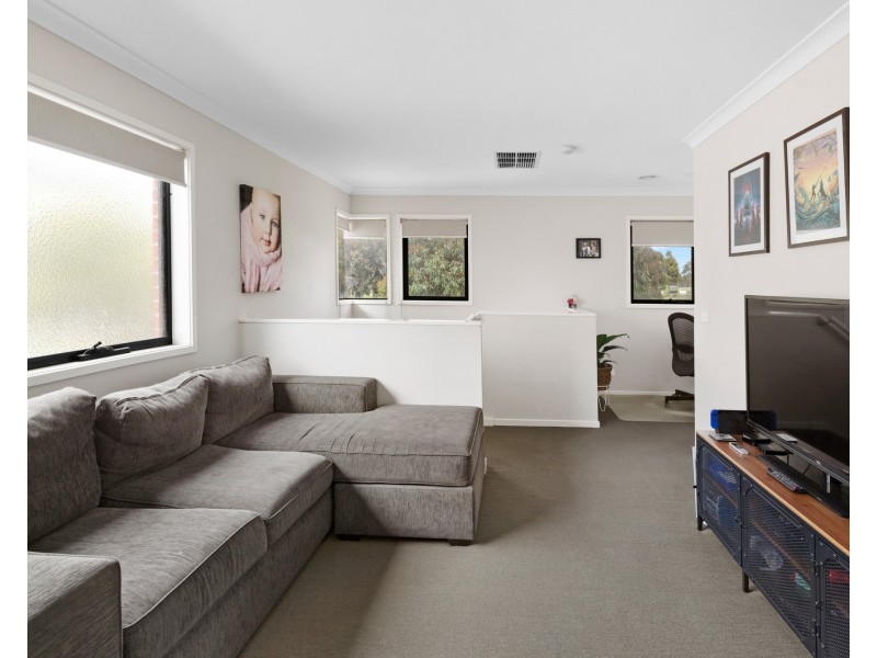 44 Middleton Dr, Point Cook VIC 3030