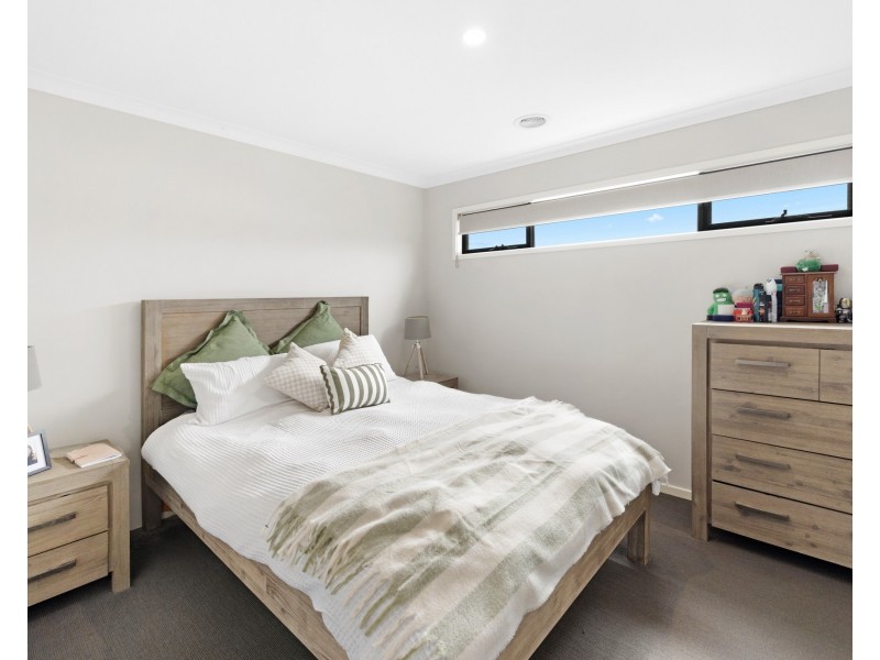 44 Middleton Dr, Point Cook VIC 3030