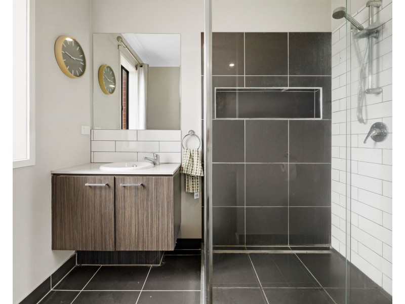 44 Middleton Dr, Point Cook VIC 3030