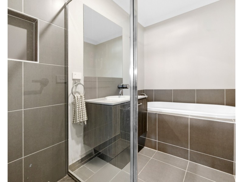 44 Middleton Dr, Point Cook VIC 3030