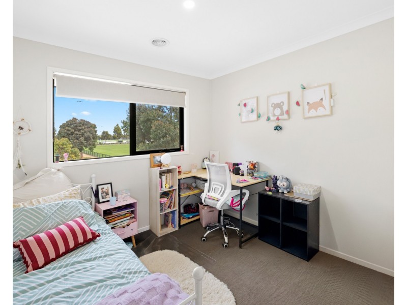 44 Middleton Dr, Point Cook VIC 3030