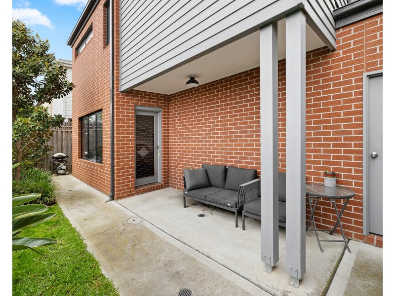 44 Middleton Dr, Point Cook VIC 3030